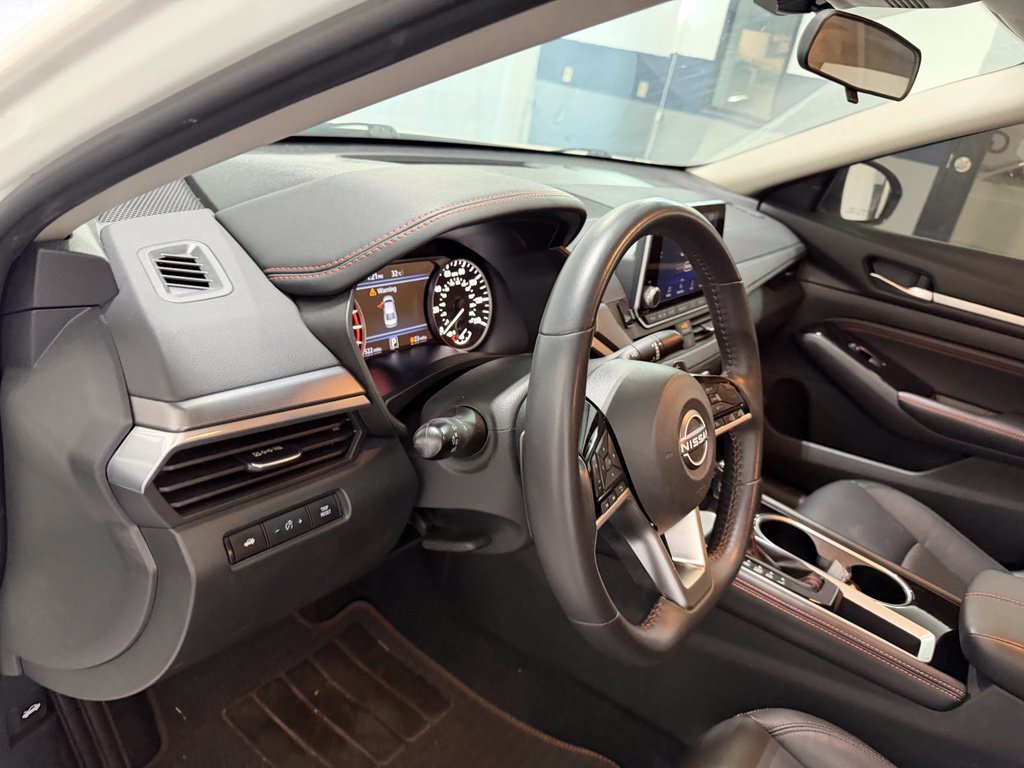 Used 2023 White Nissan 2.5 SR image 14