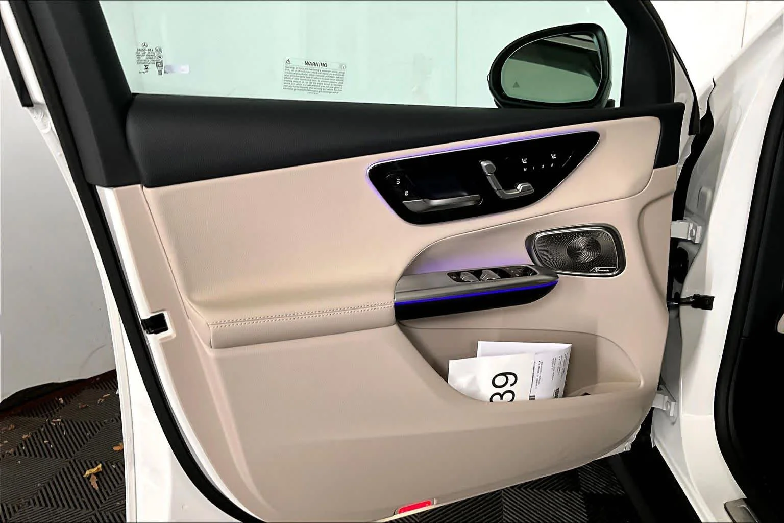 New 2026 Polar White Mercedes-Benz GLC 300 image 12