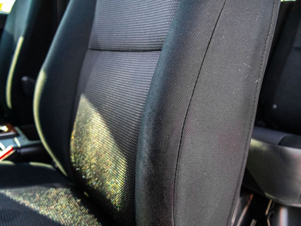 Used 2012  Toyota Base image 22