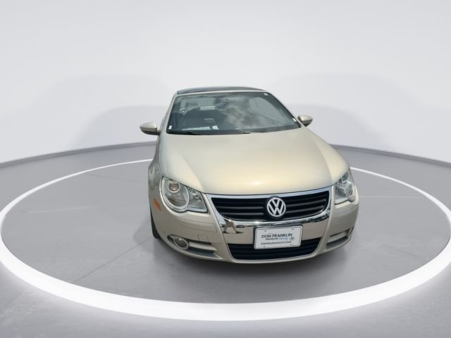 Used 2010 Beige Volkswagen Komfort Edition image 3