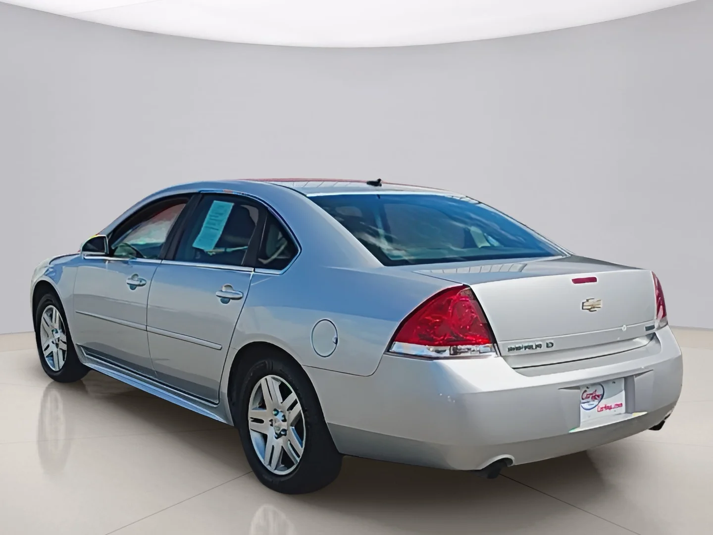 Used 2013 Silver Chevrolet LT image 3