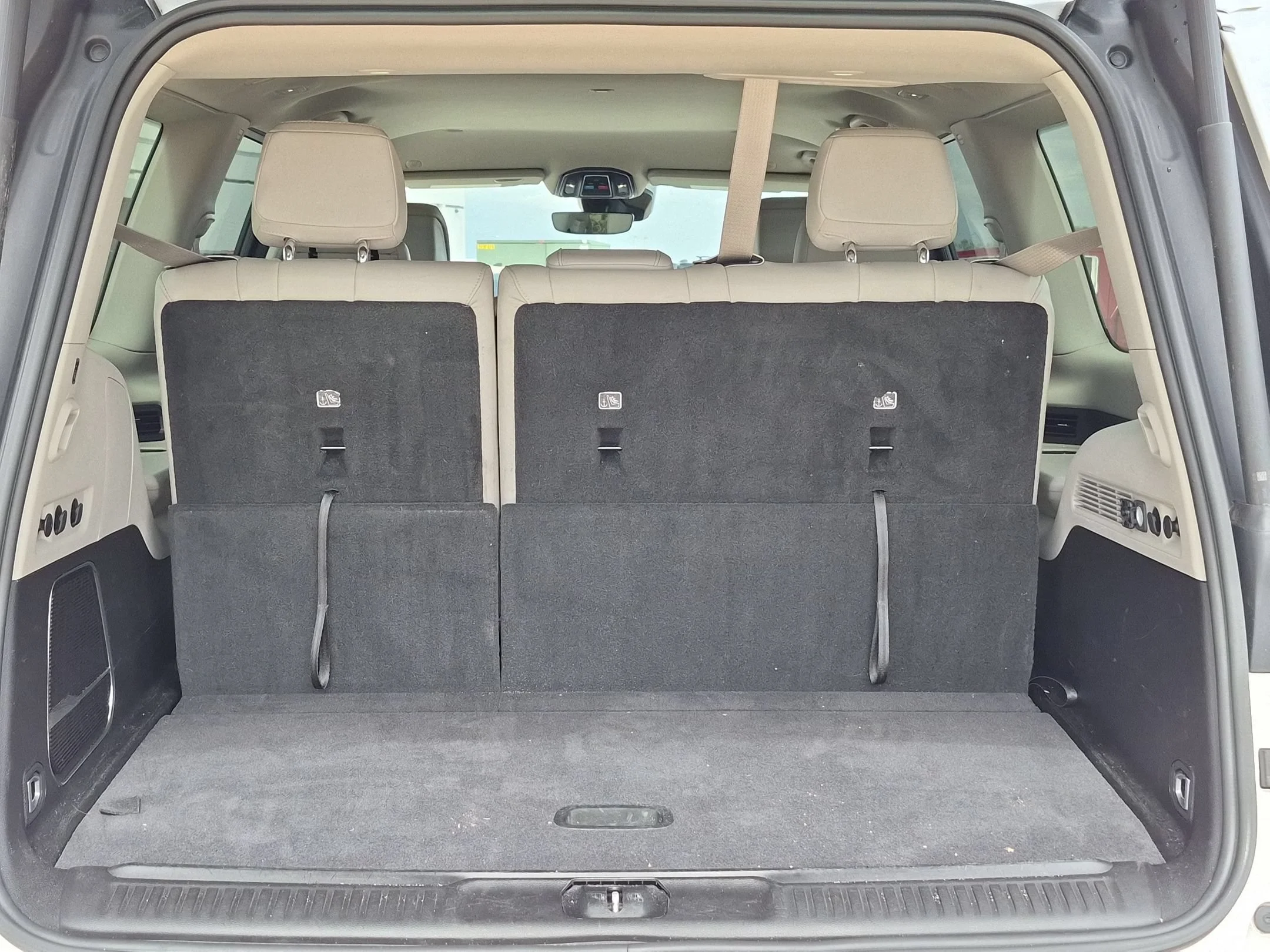 Used 2024 White Jeep Series II image 25