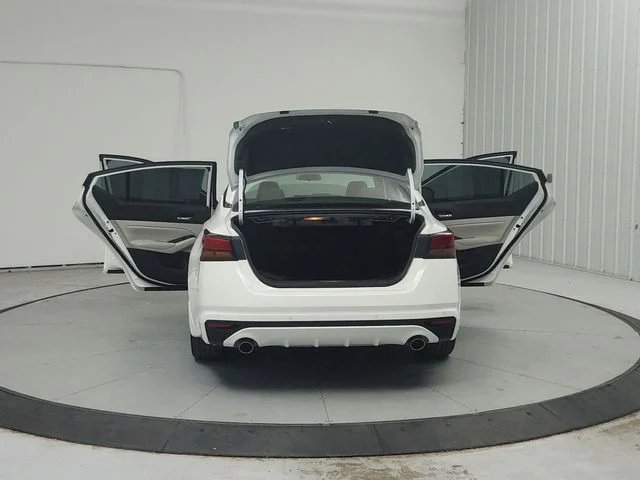 Used 2024 White Nissan 2.5 SL image 15