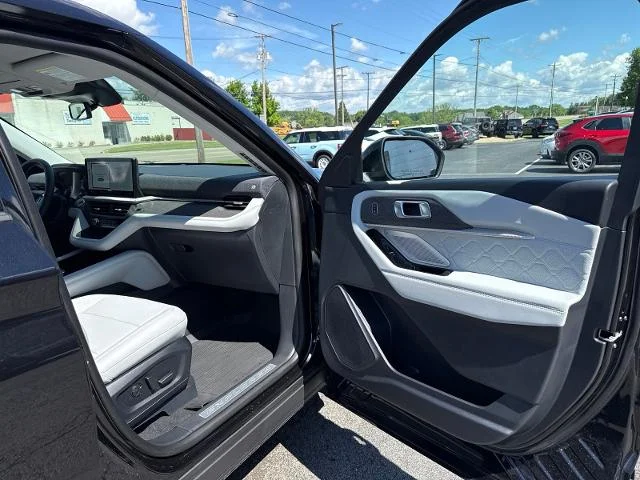 New 2026 Agate Black Metallic Ford Platinum™ image 84