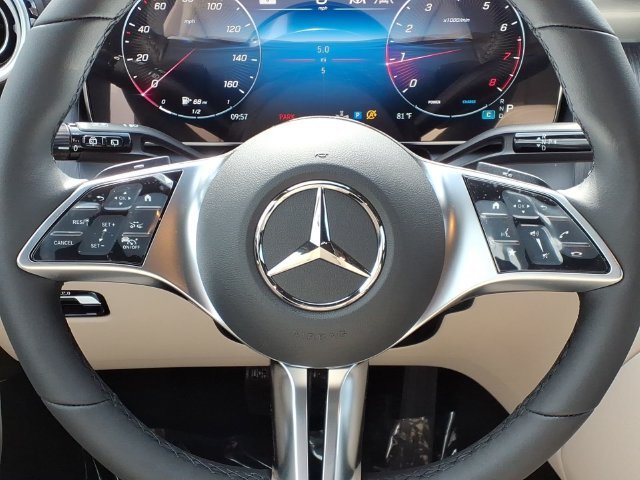 New 2027 White Mercedes-Benz GLC 300 image 8