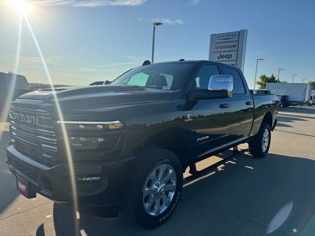 New 2026 Diamond Black Crystal Pearl-Coat Exterior Paint RAM Laramie image 3