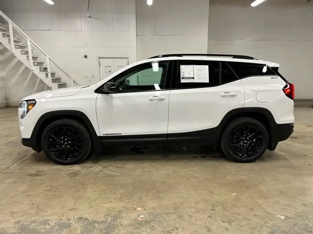 Used 2024 Summit White GMC SLT image 6