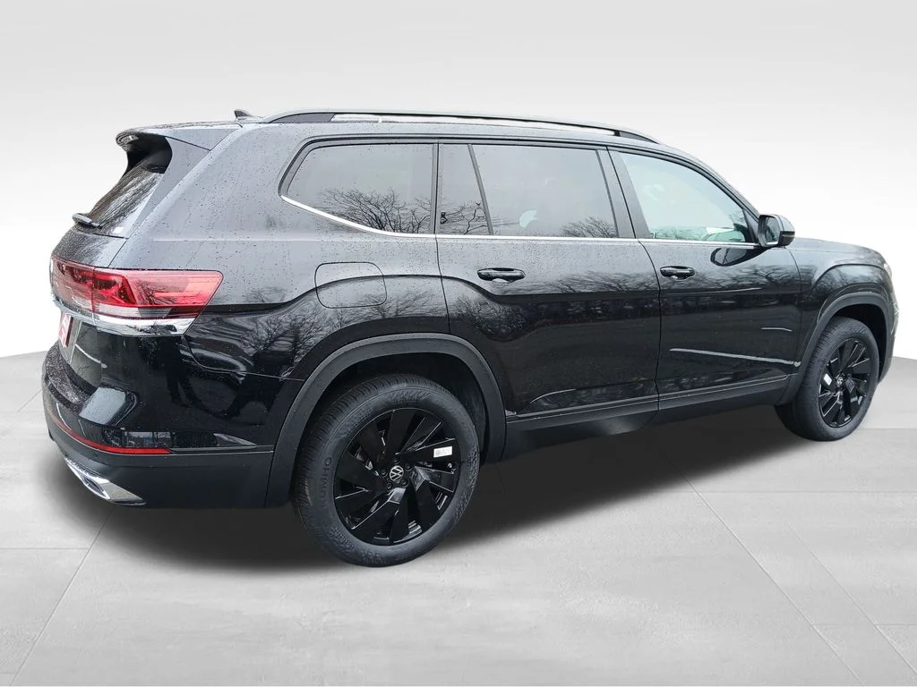 New 2026 Black Volkswagen 2.0T SE w/Technology image 5