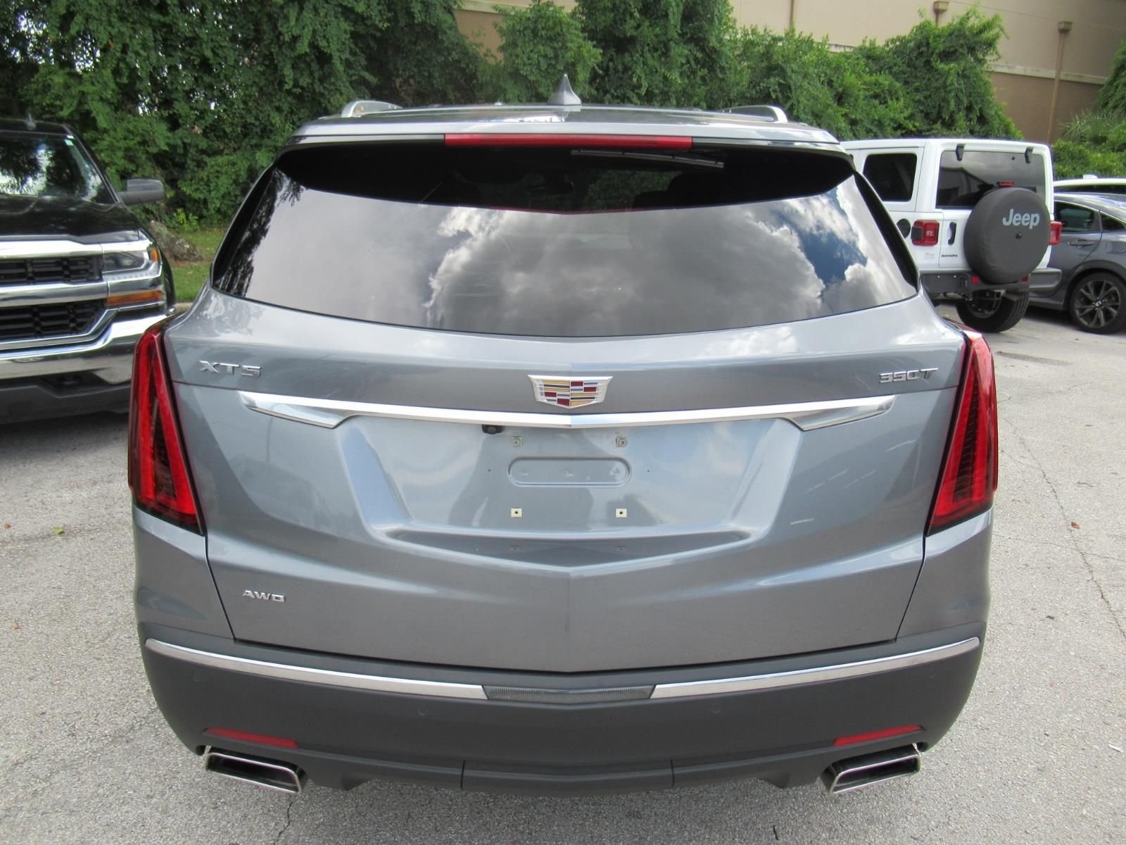 Used 2022 Gray Cadillac Luxury image 5