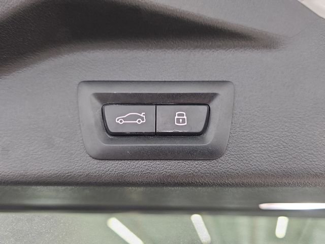 Certified Used 2026 Alpine White BMW xDrive40i image 32