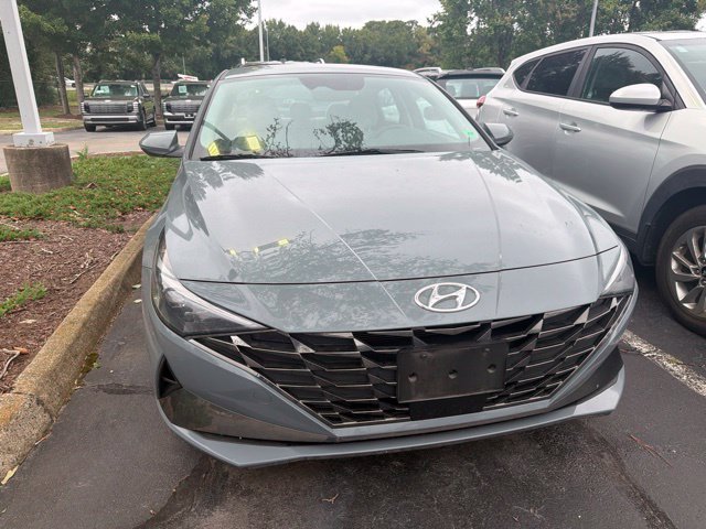 Used 2023 Electric Hyundai Limited image 13