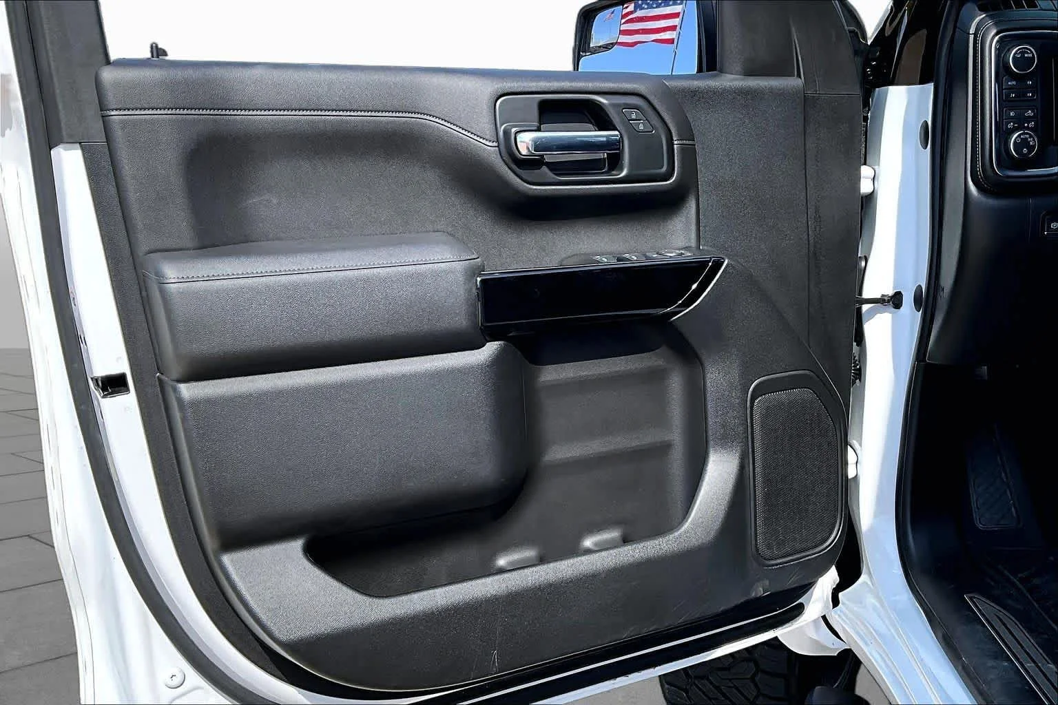 Used 2022 Summit White Chevrolet RST image 16