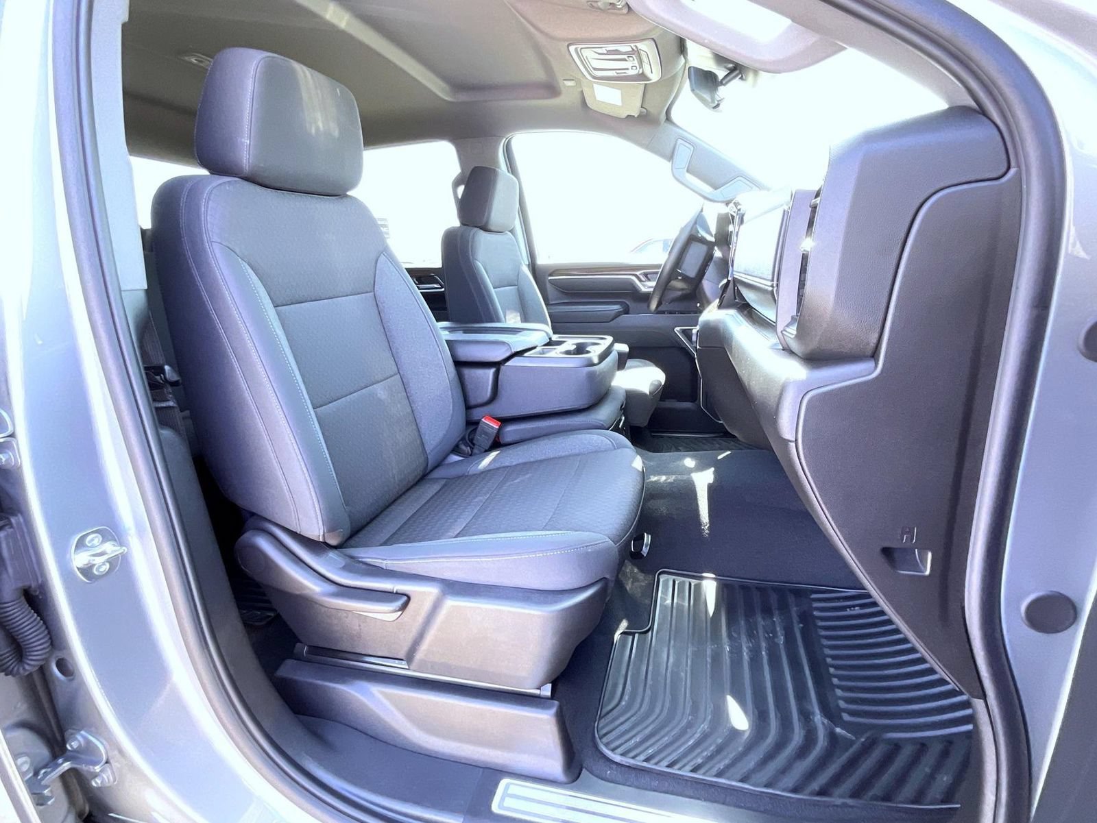 2025 Chevrolet Silverado 2500HD LT - Photo 18