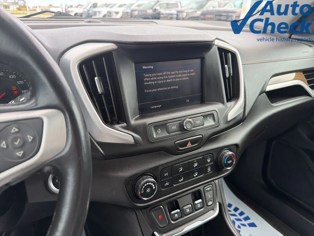 Used 2020 Black GMC SLE image 15