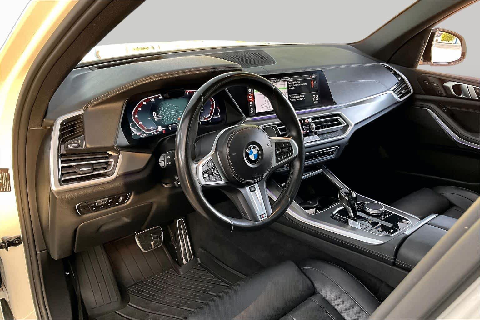 Used 2022 Alpine White BMW sDrive40i image 18