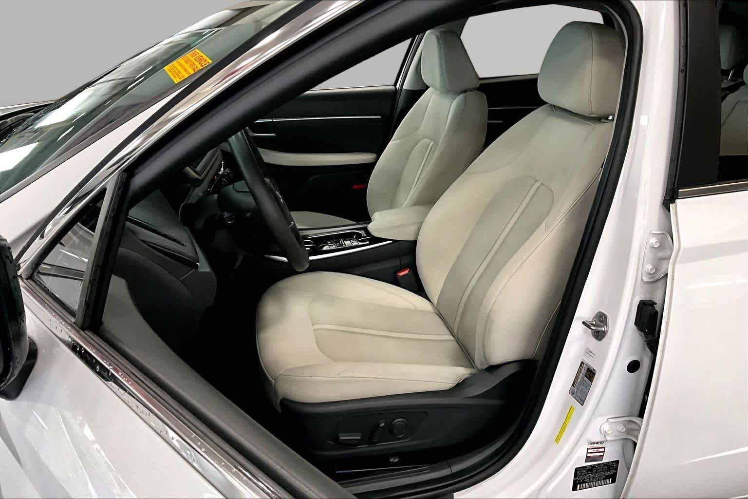 Used 2023 Serenity White Hyundai SEL image 8