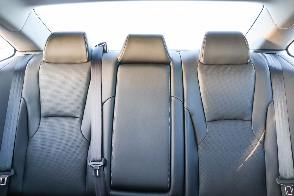 Used 2025 Meteorite Gray Metallic Honda Touring image 26