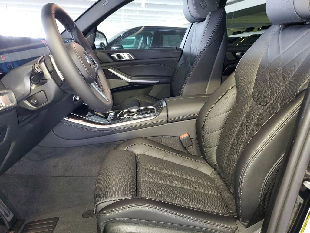 Used 2026 Black BMW sDrive40i image 16