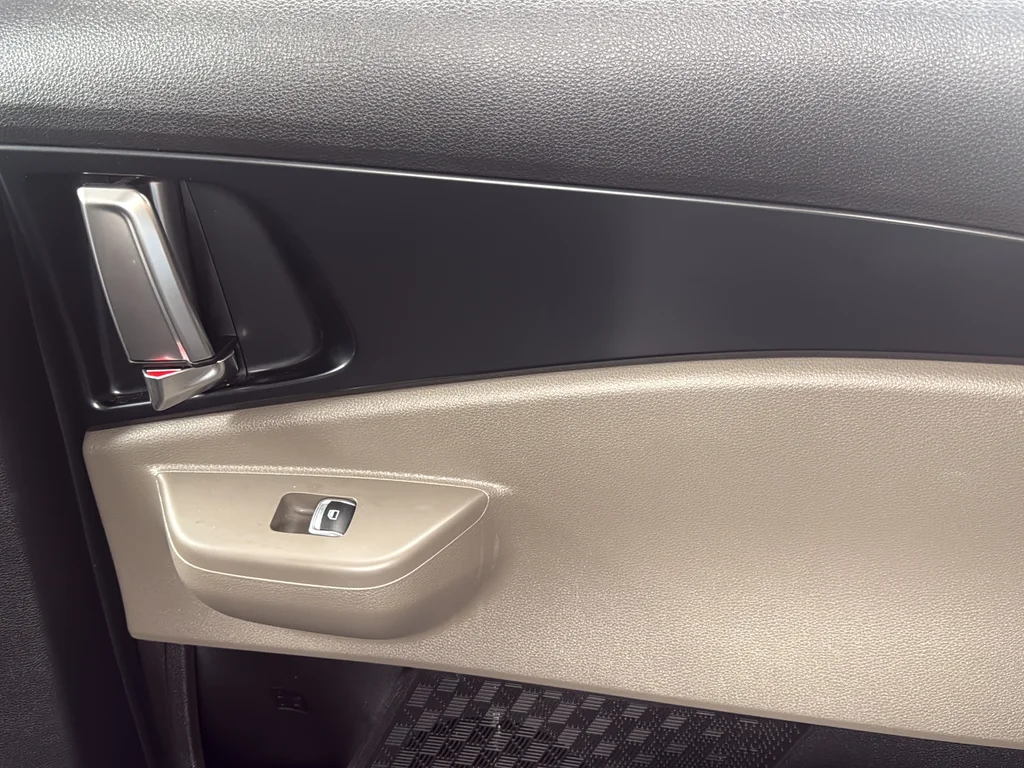 Used 2025 Blue Kia LXS image 43