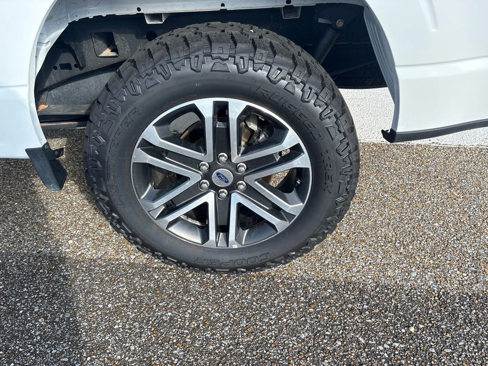 Used 2023 White Ford XL image 7
