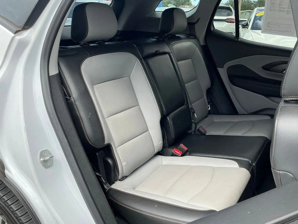 Used 2021 White GMC SLT image 28