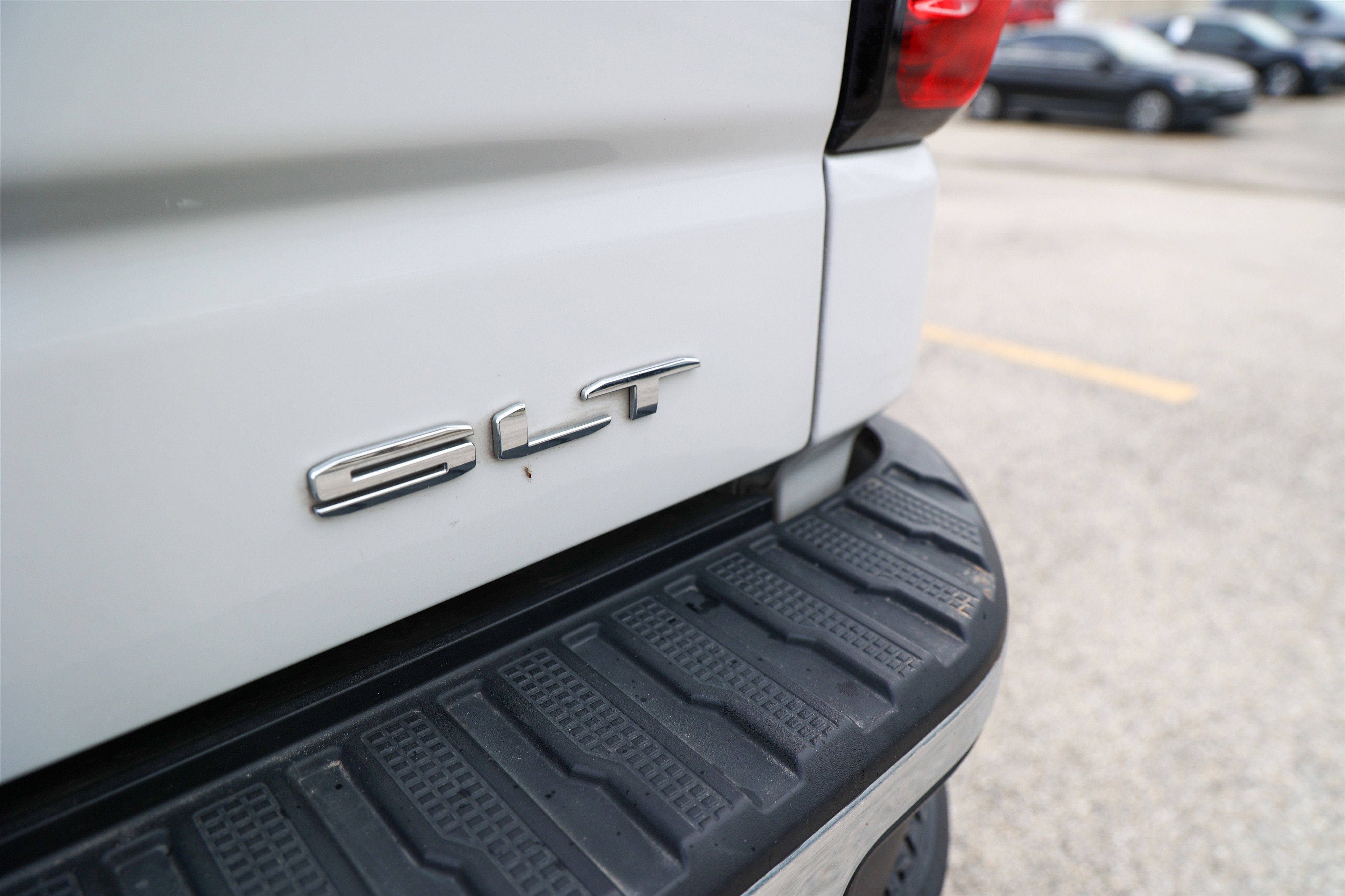 Used 2024 White Frost Tricoat GMC SLT image 14