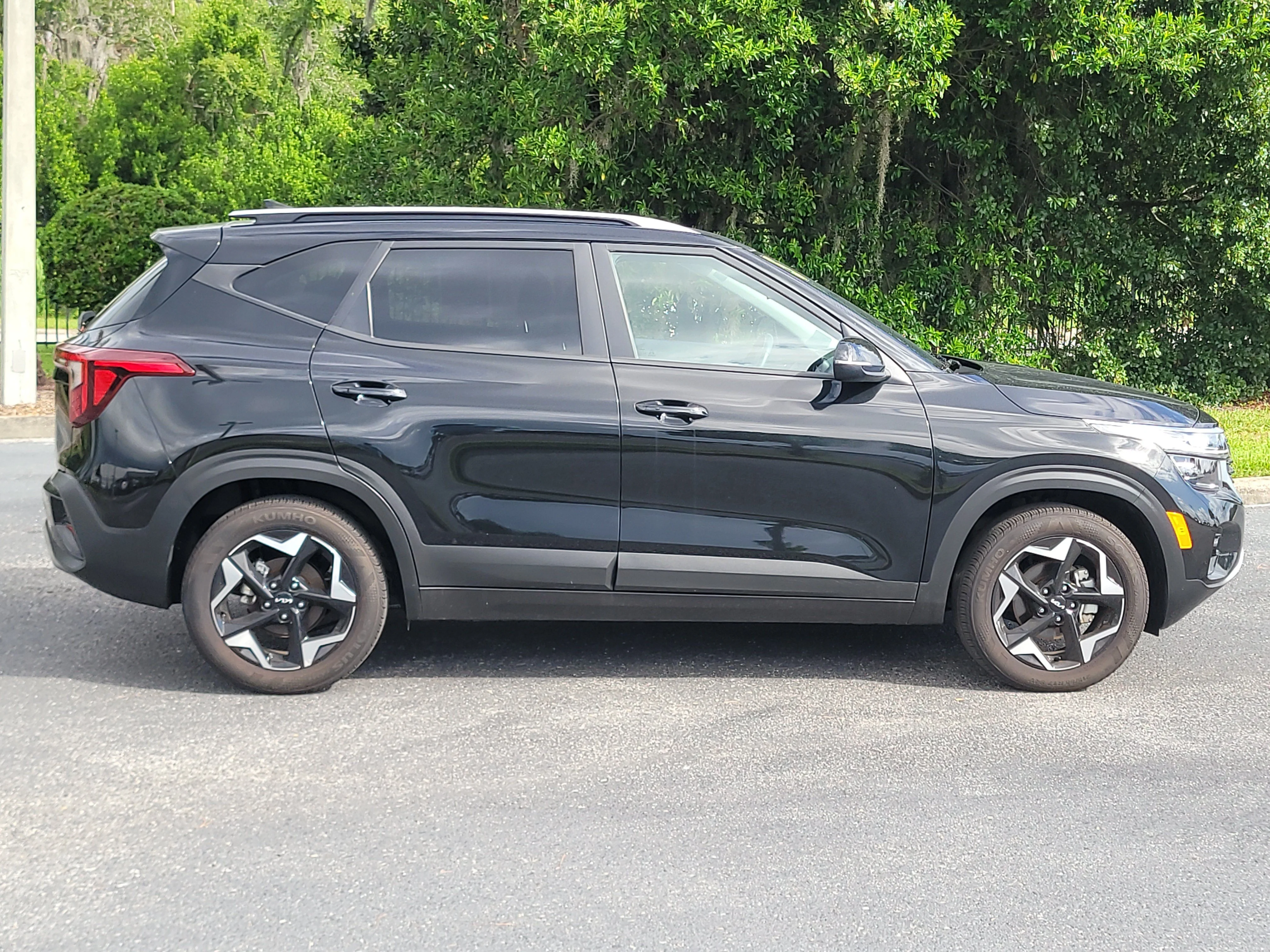 Used 2025 Fusion Black Kia S image 7