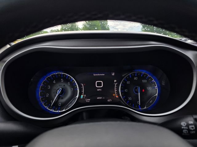 Used 2022 Bright White Clearcoat Chrysler Touring L image 29