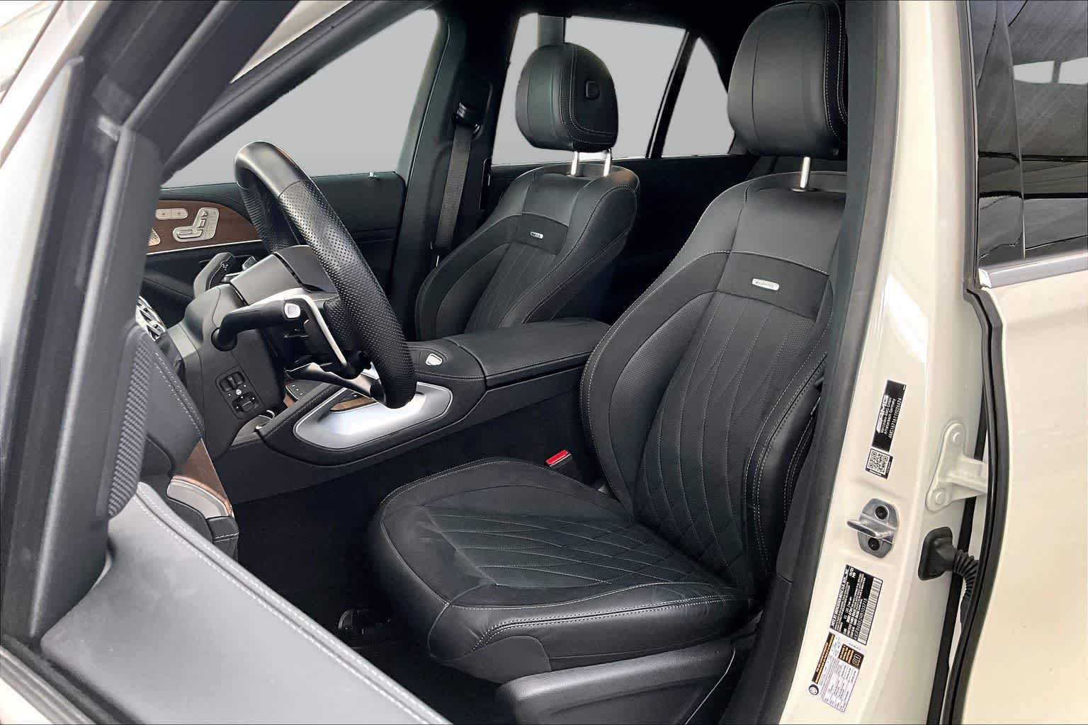 Used 2024 MANUFAKTUR Diamond White Metallic Mercedes-Benz AMG® GLE 53 image 8