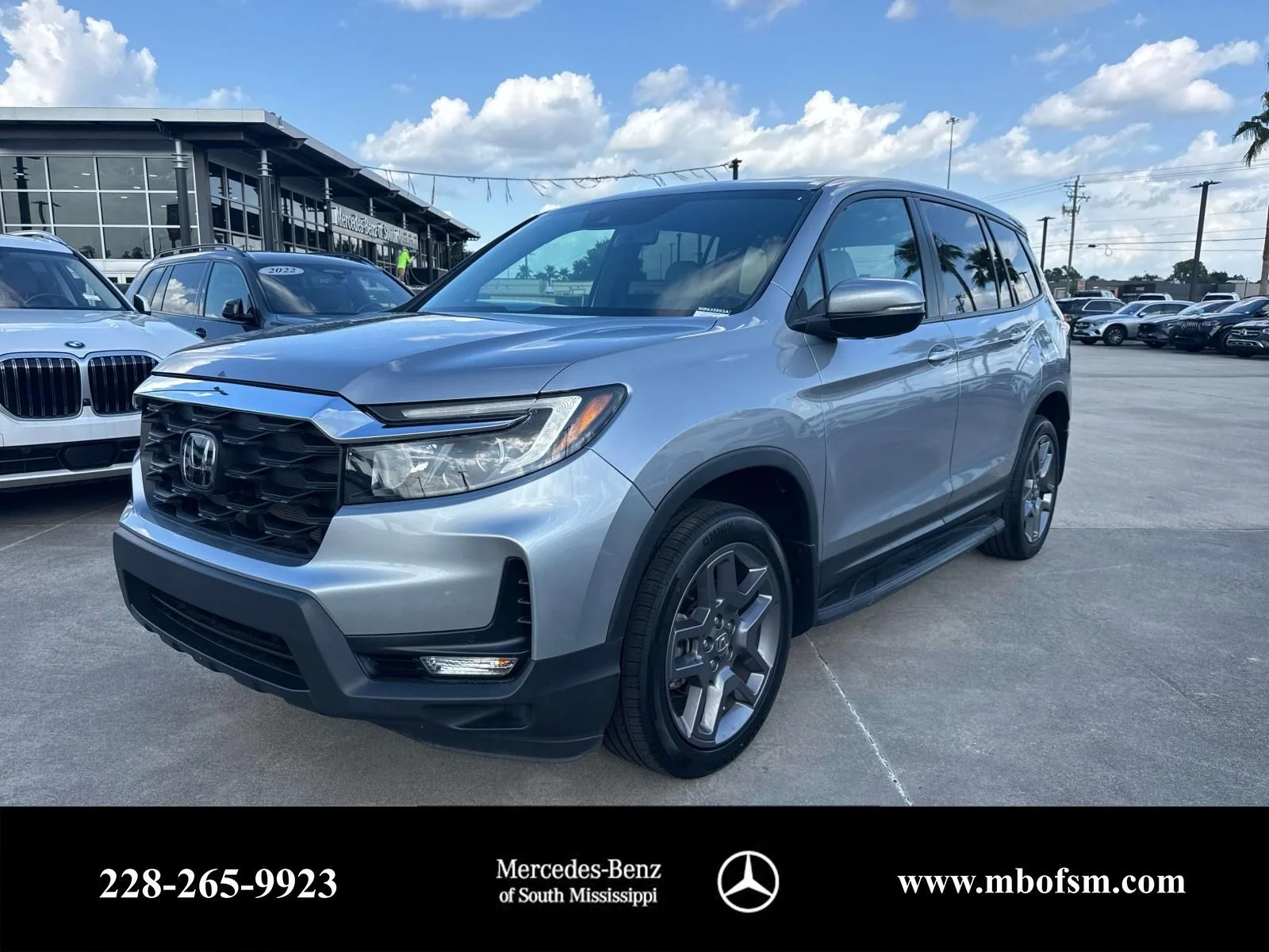 Used 2023 Silver Honda EX-L image 1