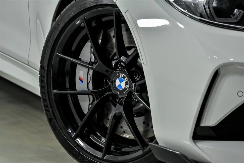 Used 2019 Alpine White BMW Competition image 3