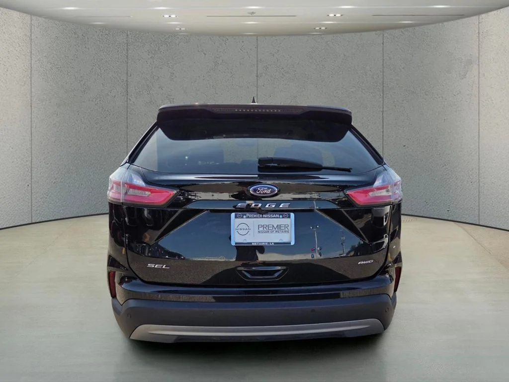 Used 2024 Black Ford SEL image 4