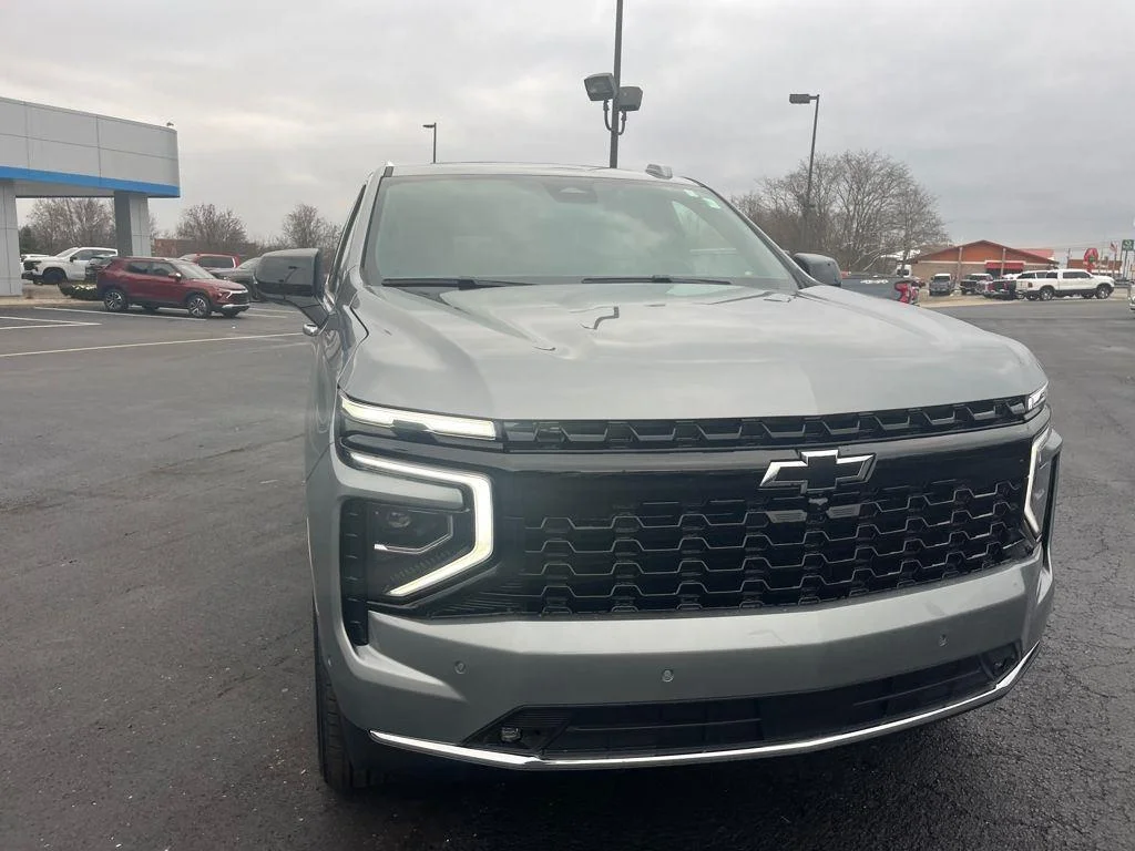 2026 Chevrolet Suburban Premier - Photo 8