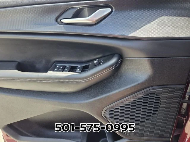 Used 2023 Red Jeep Altitude image 26