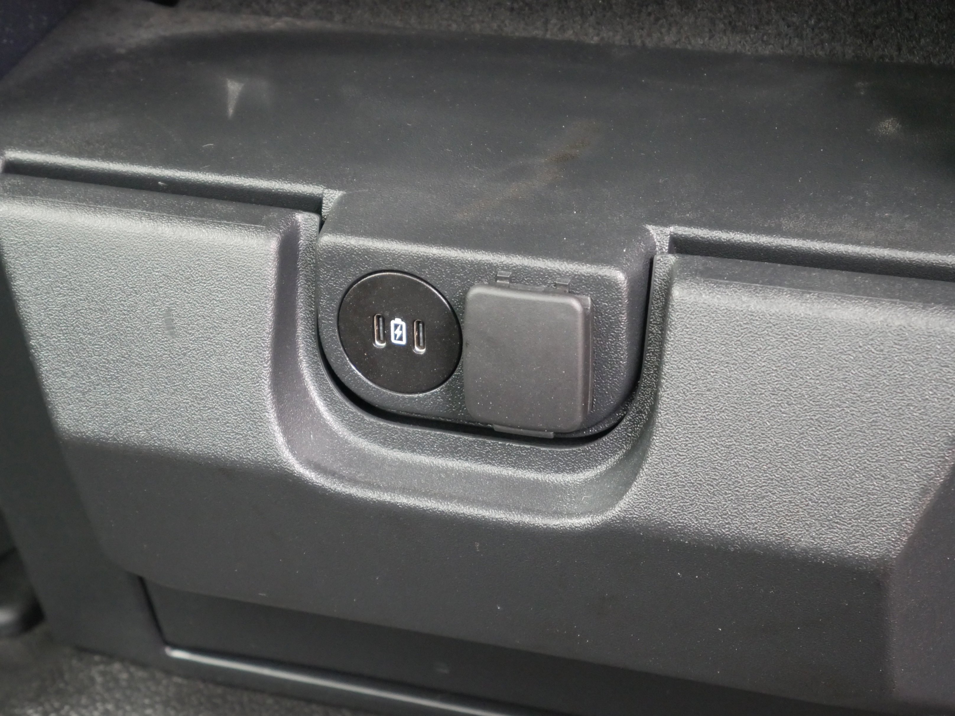 Used 2024 Oxford White Ford XLT image 28