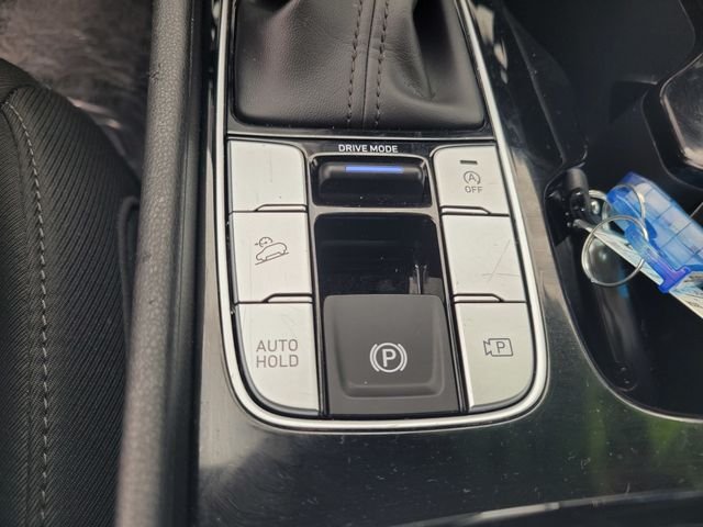Used 2025 Silver Hyundai SEL image 26