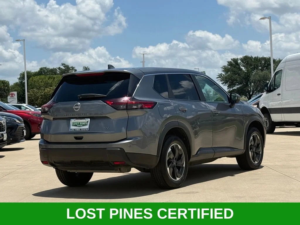 Used 2024 Gray Nissan SV image 4