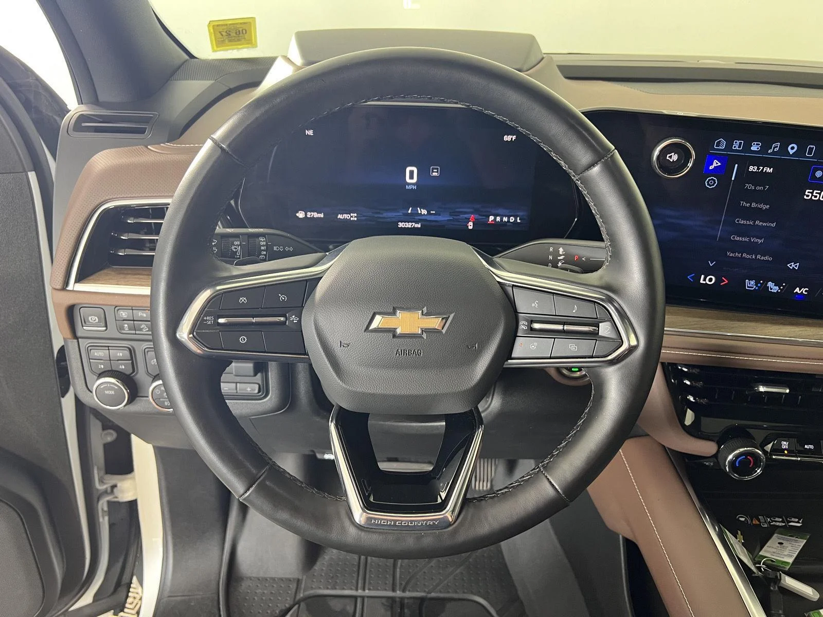 Used 2025 Iridescent Pearl Tricoat Chevrolet High Country image 11
