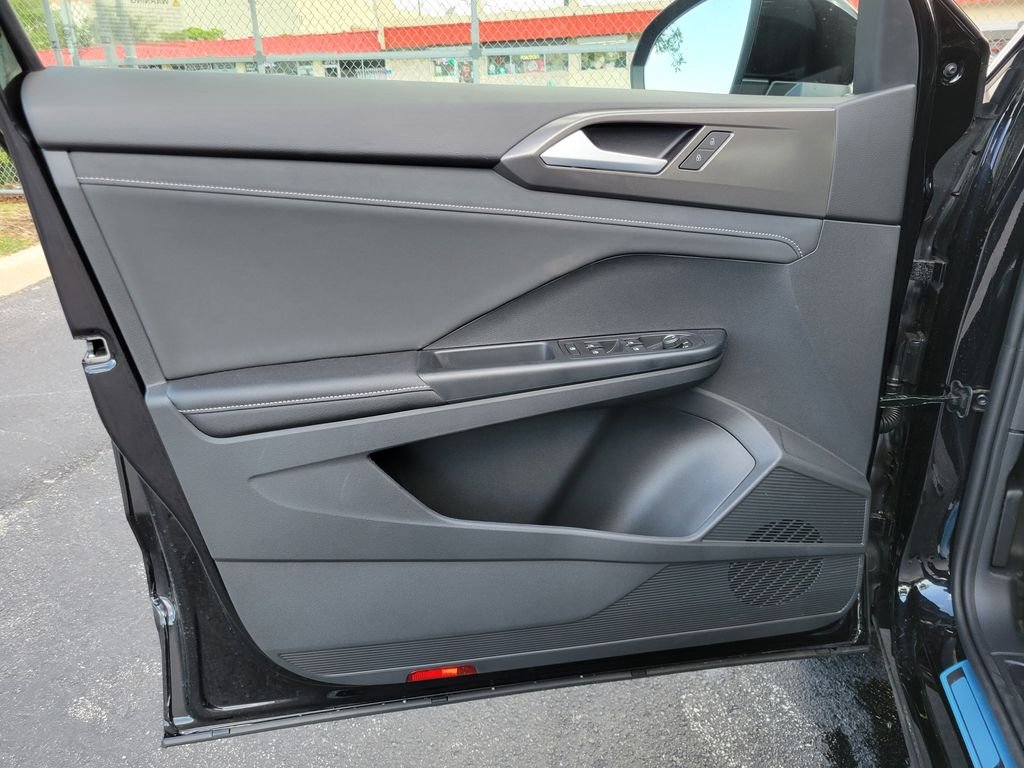 New 2026 Black Volkswagen 1.5T SE Black image 10