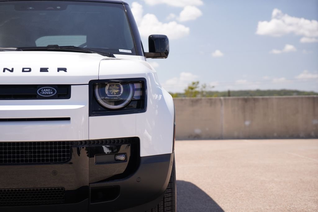 New 2026 Fuji White Land Rover S image 5