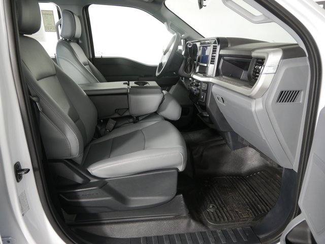 Used 2025 Oxford White Ford Crew Cab XL image 23