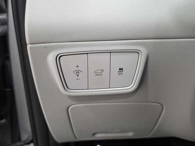 Used 2023 Silver Hyundai SEL image 26