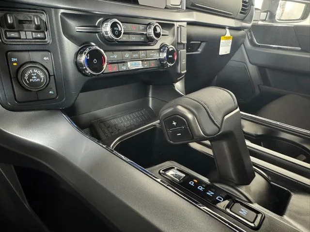 New 2026 Oxford White Ford XLT image 16