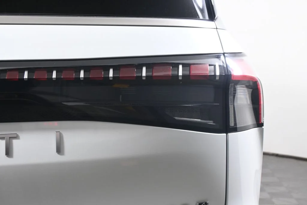 New 2027 White INFINITI LUXE image 13