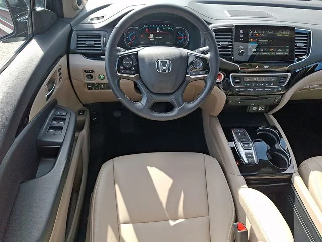 Used 2019 Deep Scarlet Pearl Honda Touring image 13