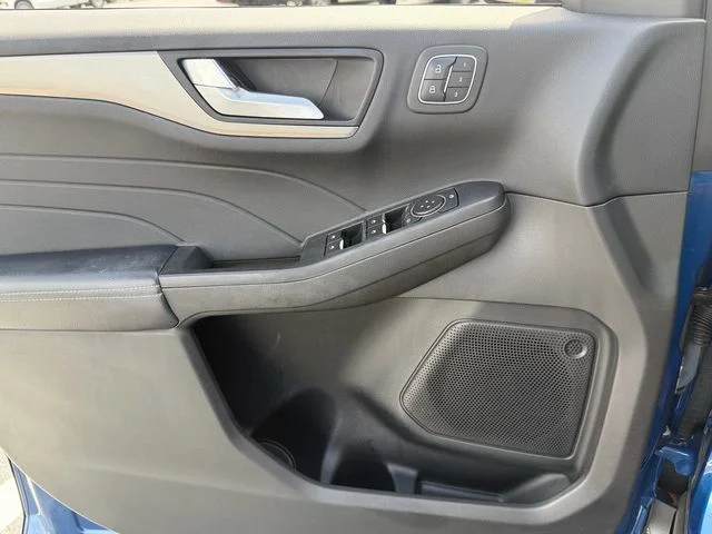 Used 2022 Blue Ford Titanium image 31