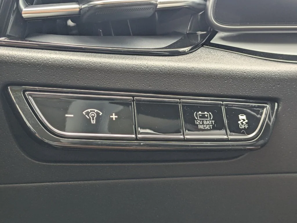 2025 Kia Niro EX - Photo 28
