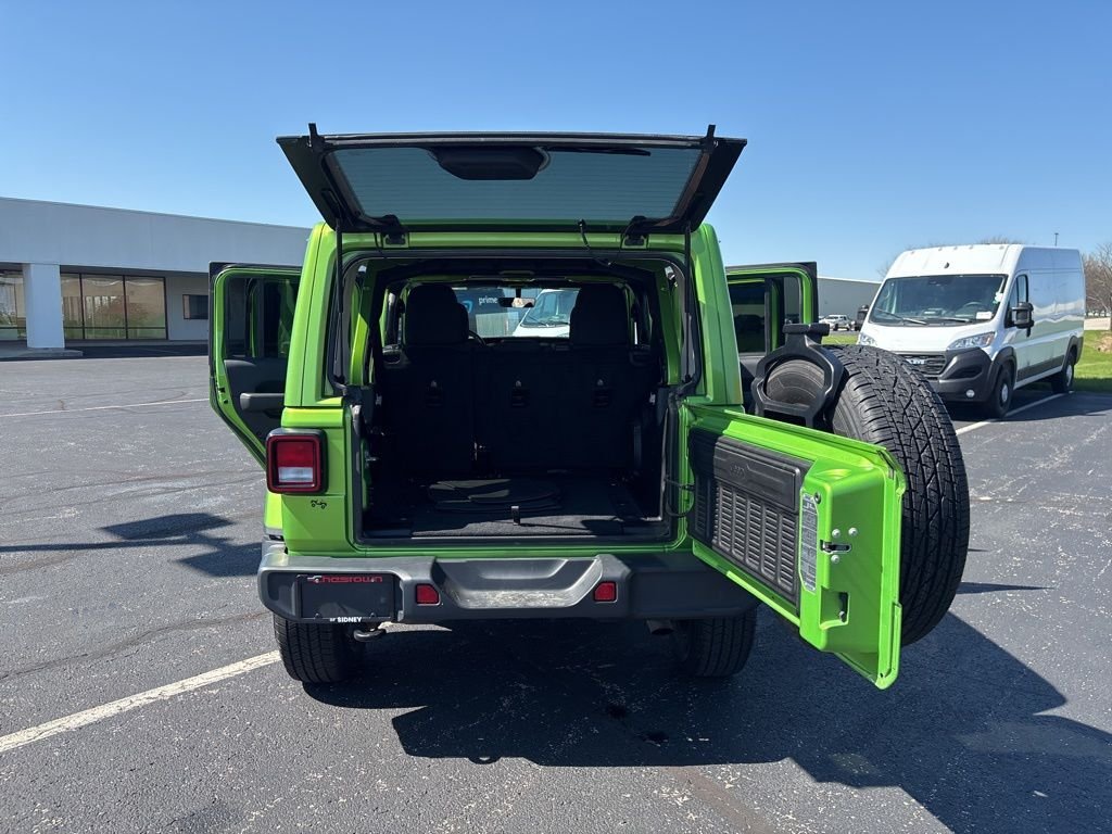 Used 2019 Green Jeep Unlimited Sahara image 17