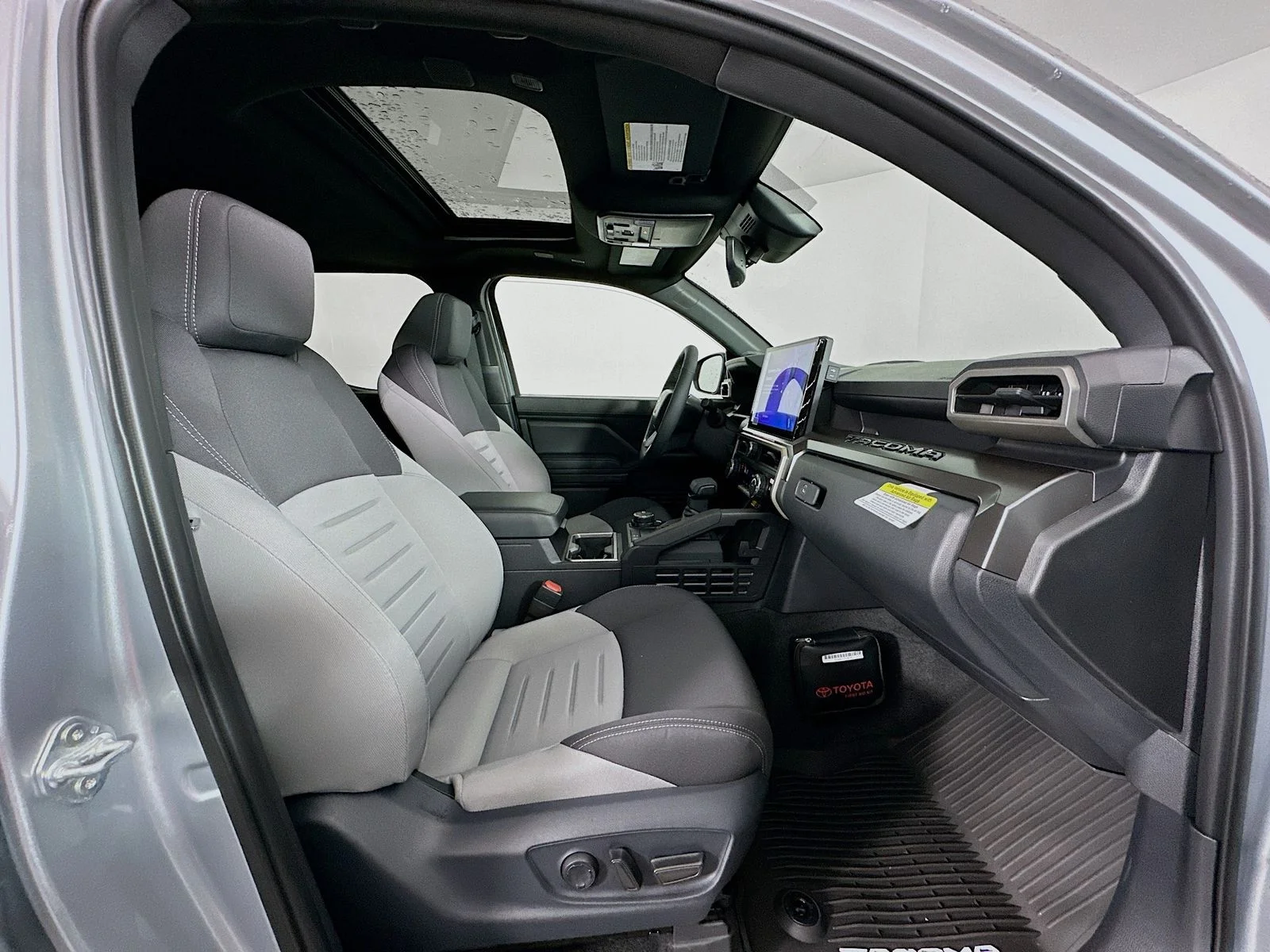 2025 Toyota Tacoma TRD Off Road - Photo 29