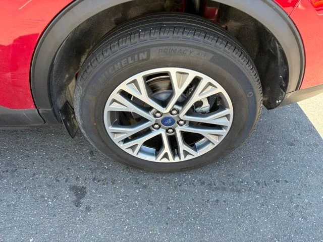 Used 2022 Red Metallic Ford SEL image 14
